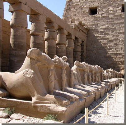 Amon als ramsfinx in Karnak, Loeksor.